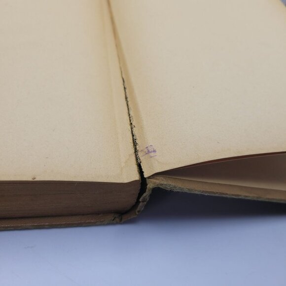 The Case Howling Dog Book 1934 Erle Stanley Gardner 1946 Hardcover Triangle - Picture 5 of 11